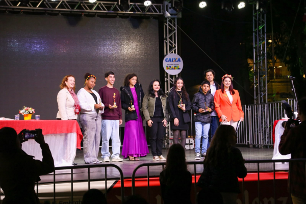 Festival de Poesia da 37ª Bauernfest premia vencedores de edição dedicada à herança cultural