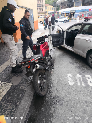 Moto furtada é recuperada pela CPTrans e CProeis no Centro Histórico