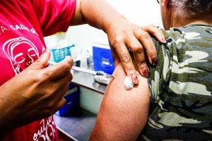 Quarenta e três unidades de saúde de Petrópolis receberam a população neste sábado (18/10) para ações do Dia D do Outubro Rosa.