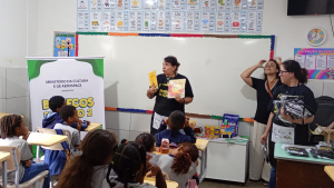 Projeto Bonecos em Ação 2 leva oficinas de teatro com materiais recicláveis a duas escolas da rede municipal de Petrópolis