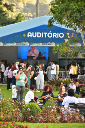 3° dia de Flipetrópolis: além de autores internacionais e nacionais, a valorização dos autores petropolitanos