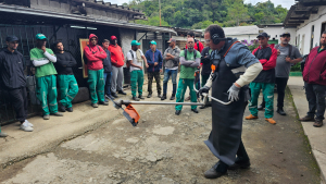 Prefeitura realiza a capacitação de operadores de roçadeira da Comdep com curso de NR-31