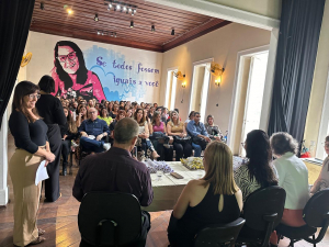 Professores da rede municipal recebem certificado do curso de Atualização em Direitos Humanos, Educação Inclusiva e Atendimento Educacional Especializado