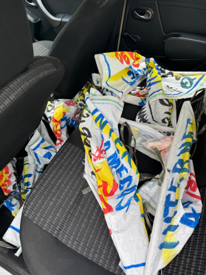 Secretaria de Serviços, Segurança e Ordem Pública atua contra empresa que oferecia serviço de internet de forma irregular Empresa anunciava serviço pelo qual não prestava efetivamente; mais de 200 placas com propaganda foram removidas pelas equipes d