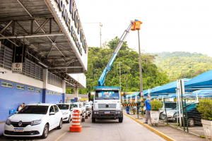 Prefeitura faz manutenção da iluminação no entorno da Rodoviária do Bingen