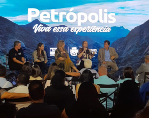 Prefeitura participa de feira e encontro comercial de Turismo em Belo Horizonte