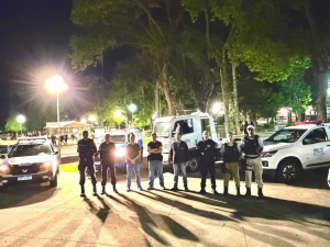 Operação Praça do Bem termina com um preso e apreensão de carro, motos e drogas