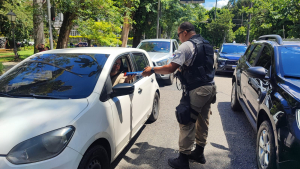 Prefeitura faz ação de orientação aos motoristas na volta às aulas