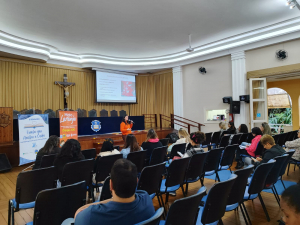 Maio Laranja: palestra aborda proteção e cuidado no ambiente escolar