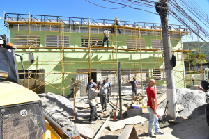 Obras de novas unidades de Saúde nos distritos de Pedro do Rio e Posse avançam
