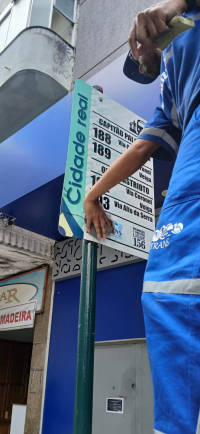 Prefeitura reforça revitalização da sinalização viária no Centro Histórico de Petrópolis