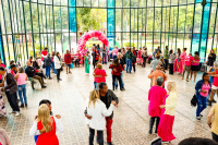 Baile Rosa encerra programação do mês de conscientização sobre a prevenção do câncer de mama