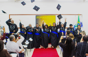 Prefeitura promove a formatura da turma da Educação de Jovens e Adultos do Hospital Alcides Carneiro