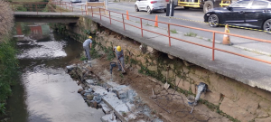 Prefeitura inicia obra de contenção e reconstrução de calçada na Coronel Veiga