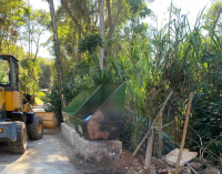 Coletora de resíduos é incendiada em Pedro do Rio