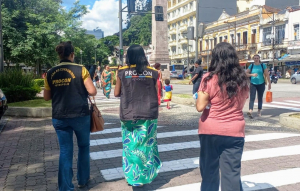 Procon Petrópolis e OAB fazem ação educativa no Dia do Consumidor