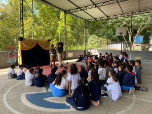 Apresentações circenses alcançam mil alunos em escolas municipais de Petrópolis