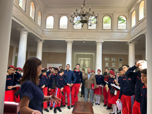 Visita pedagógica na Casa da Educação reforça aprendizado sobre o legado de Visconde de Mauá em Petrópolis