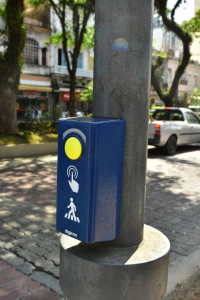 Prefeitura instala botoeiras sonoras em semáforo da Rua do Imperador