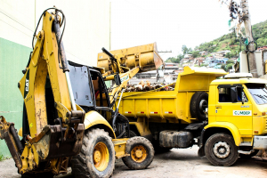 Prefeitura intensifica limpeza urbana após as festas e recolhe mais de 400 toneladas de entulho em Petrópolis