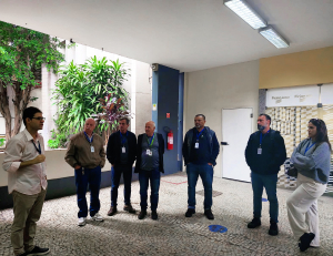 Prefeitura reforça fiscalização dos serviços de saneamento com visita técnica a laboratório de análises ambientais