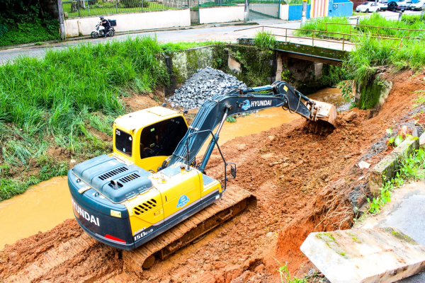 Prefeitura realiza duas obras de contenção no Duarte da Silveira