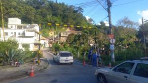 CPTrans reinstala limitador de altura na ponte do Arranha-Céu, em Itaipava