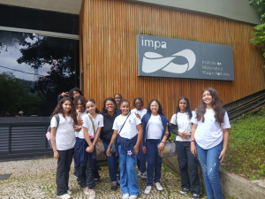 Alunas do Liceu Carlos Chagas participam de projeto nacional de incentivo à presença feminina em ciência