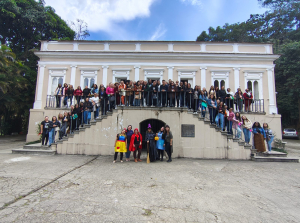 Mais de 200 educadores da rede municipal participam da formação Trilha das Infâncias em Petrópolis