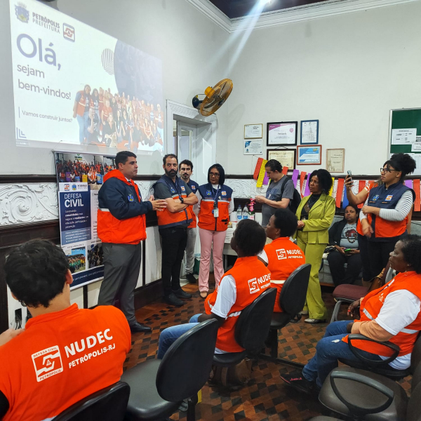 Prefeitura apresenta cronograma da formação continuada dos Nudecs